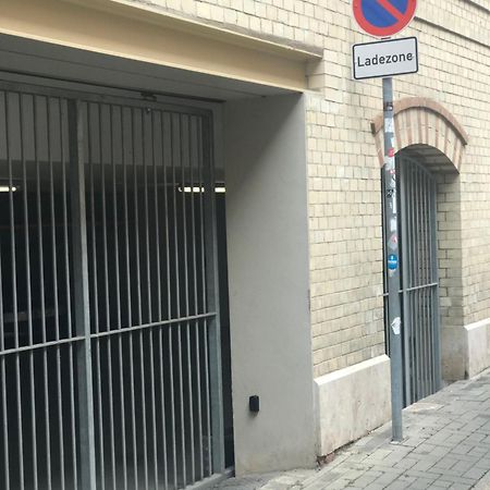 Moderne Galeriewohnung Mit Balkon Und Stellplatz Am Wenigemarkt エアフルト エクステリア 写真
