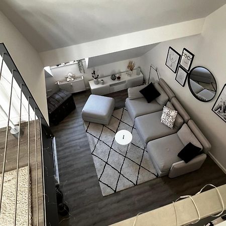 Moderne Galeriewohnung Mit Balkon Und Stellplatz Am Wenigemarkt エアフルト エクステリア 写真