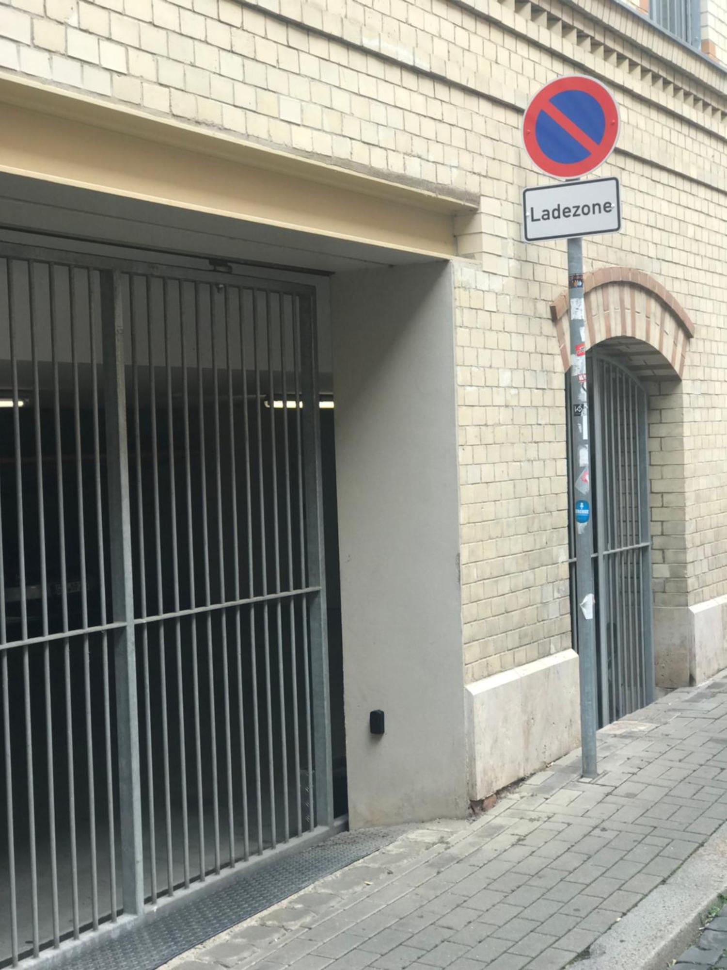 Moderne Galeriewohnung Mit Balkon Und Stellplatz Am Wenigemarkt エアフルト エクステリア 写真