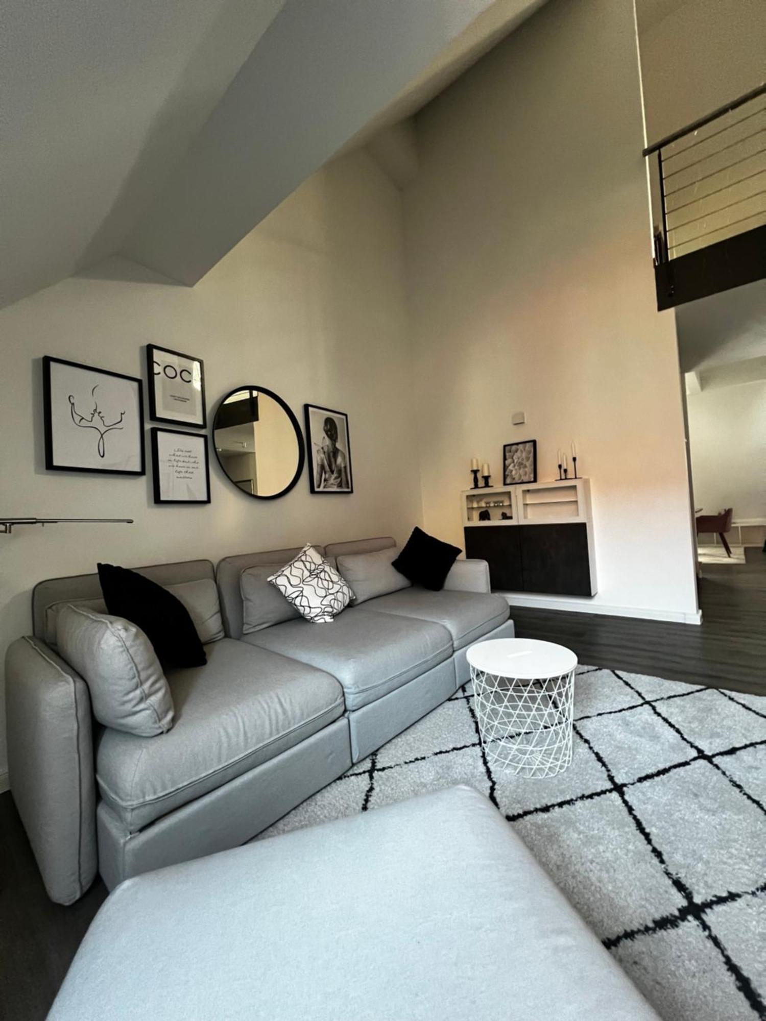 Moderne Galeriewohnung Mit Balkon Und Stellplatz Am Wenigemarkt エアフルト エクステリア 写真