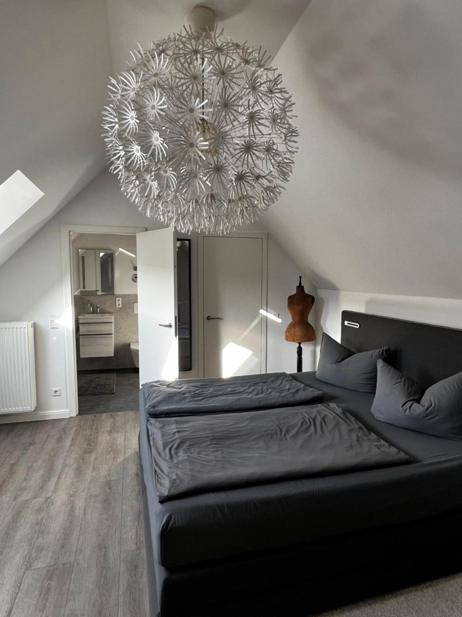 Moderne Galeriewohnung Mit Balkon Und Stellplatz Am Wenigemarkt エアフルト エクステリア 写真