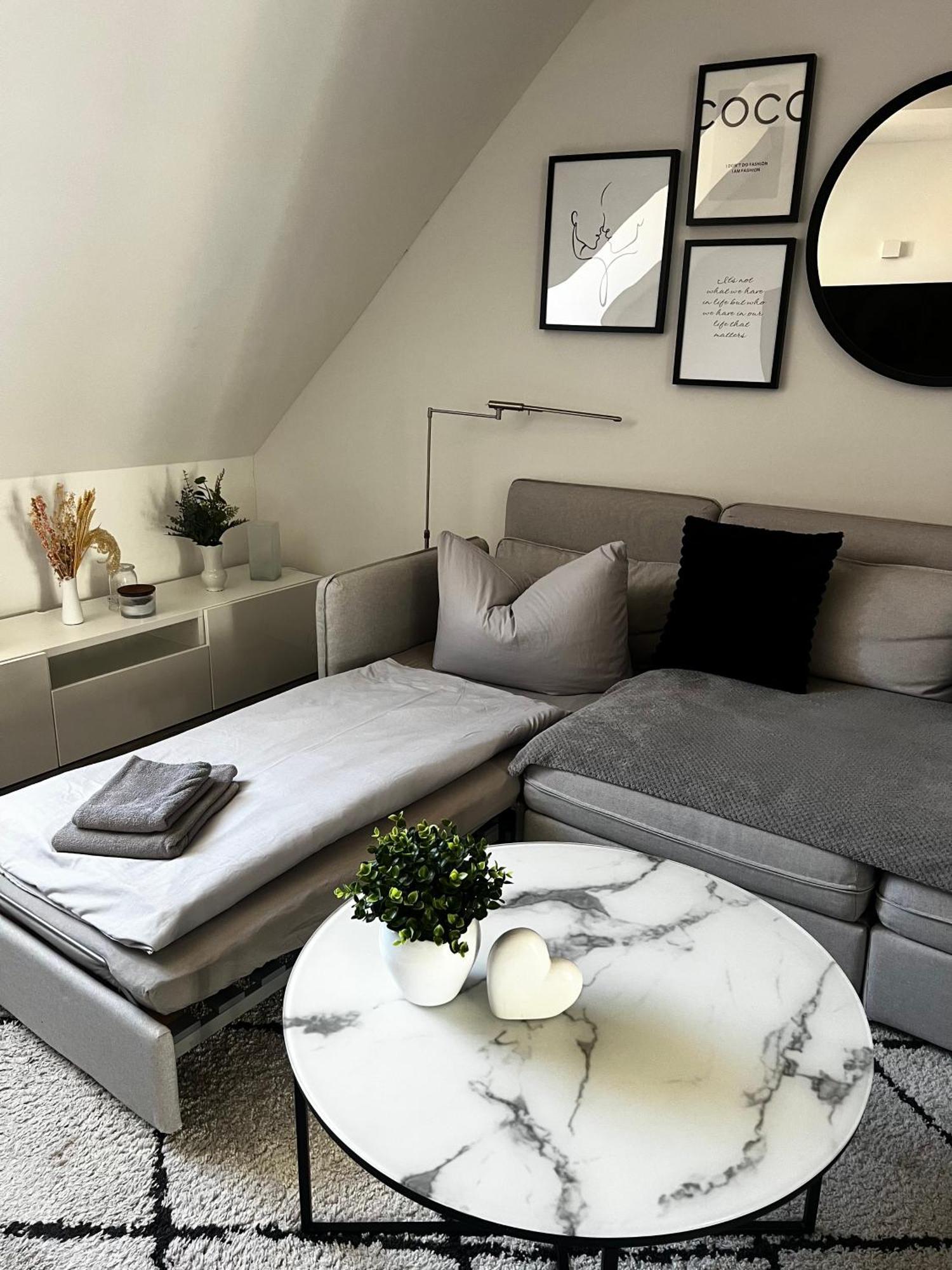 Moderne Galeriewohnung Mit Balkon Und Stellplatz Am Wenigemarkt エアフルト エクステリア 写真